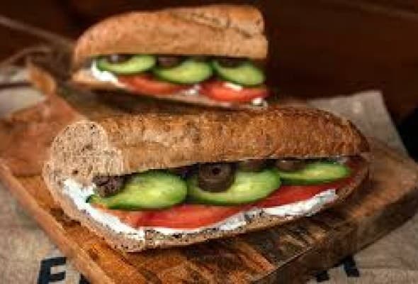 Baguette Spicy Labneh