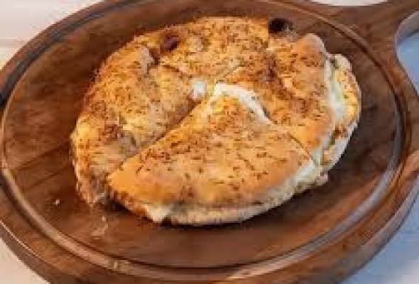 كعكة حلوم بيستو